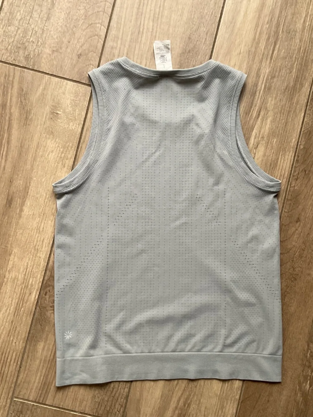 Athleta Perforated Textured Tank - Picture 4 of 6